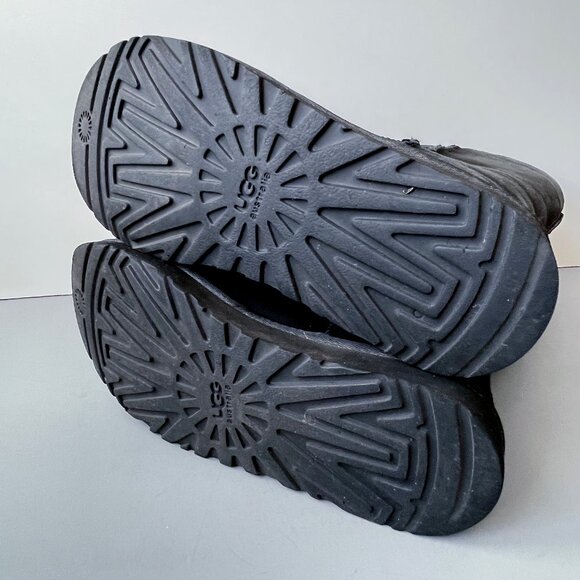 UGG Australia Womens Classic Tall Boots US 8 Style # 5815 Black Sheepskin + Box - Picture 10 of 16